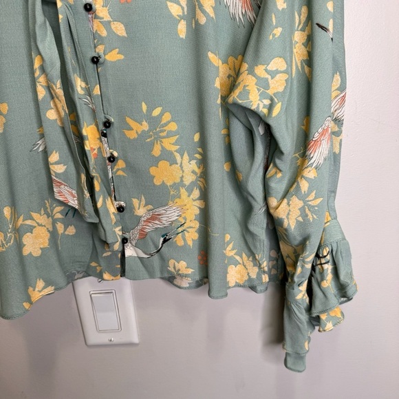 Zara Green Blouse with Heron Print Flowy Top Bell Sleeve Size XS - Picture 7 of 8